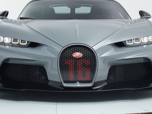 Used 2024 Bugatti Chiron Super Sport image 30