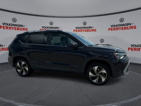 New 2026 Volkswagen Taos SE AWD/4WD image 9