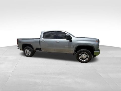Used 2024 Chevrolet Silverado 2500 LTZ w/ LTZ Convenience Package AWD/4WD image 3