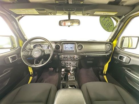 Used 2023 Jeep Wrangler Unlimited w/ Cold Weather Group AWD/4WD image 3