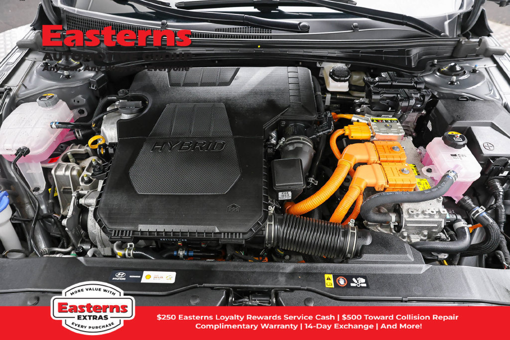 Used 2025 Hyundai Elantra Hybrid FWD image 8