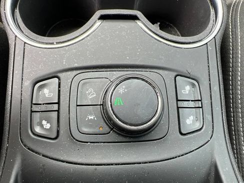 Used 2023 GMC Terrain SLE w/ Driver Convenience Package FWD image 30