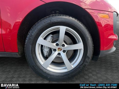 Used 2020 Porsche Macan AWD/4WD image 9