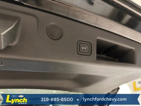 Used 2023 Chevrolet Equinox LT image 18