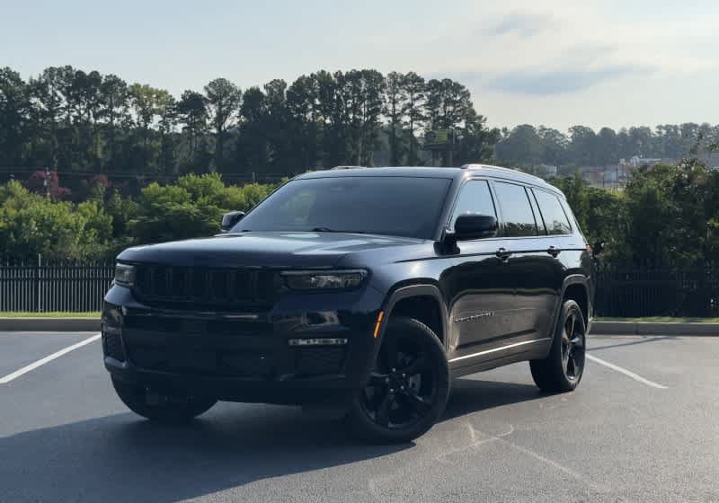 Used 2024 Jeep Grand Cherokee L Limited w/ Black Appearance Package RWD image 1