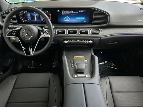 New 2025 Mercedes-Benz GLS 450 4MATIC image 2