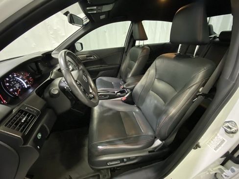 Used 2017 Honda Accord Sport Special Edition image 10