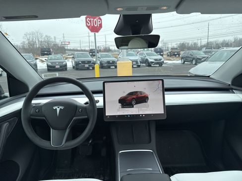 Used 2023 Tesla Model Y Long Range image 19