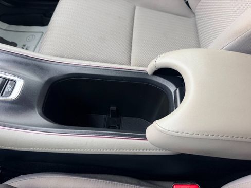 Used 2017 Honda HR-V EX image 43