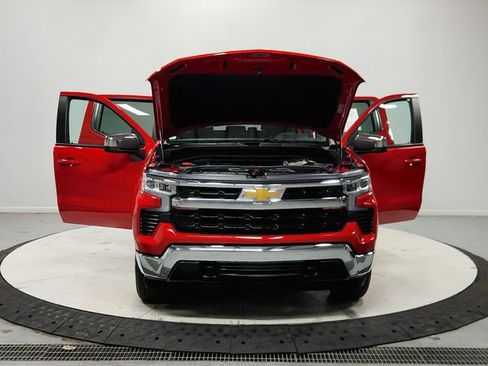 Used 2024 Chevrolet Silverado 1500 LT AWD/4WD image 11