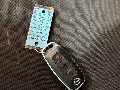 Used 2024 Nissan Kicks SV image 32