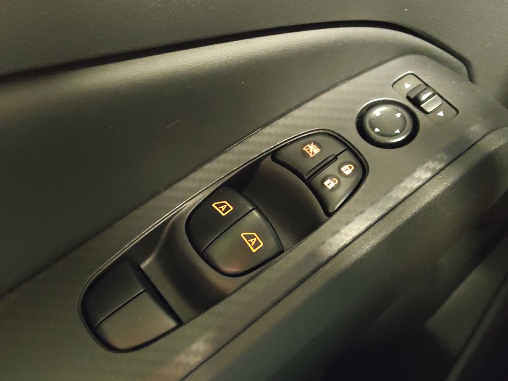 Used 2025 Nissan Altima 2.5 SV FWD image 27