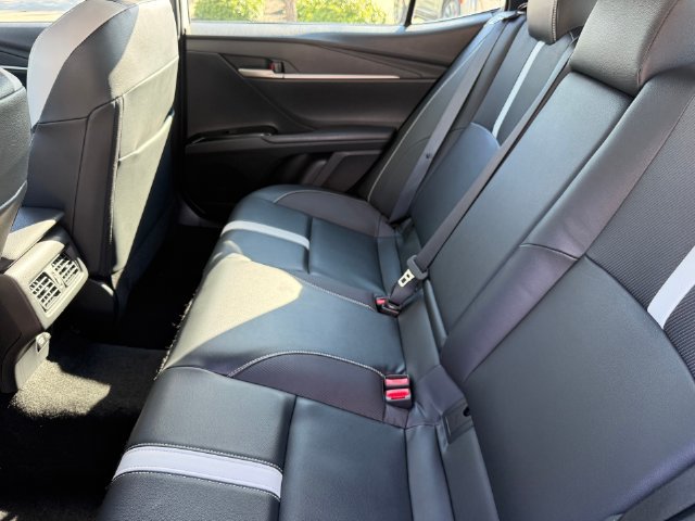 Used 2025 Toyota Camry SE FWD image 26