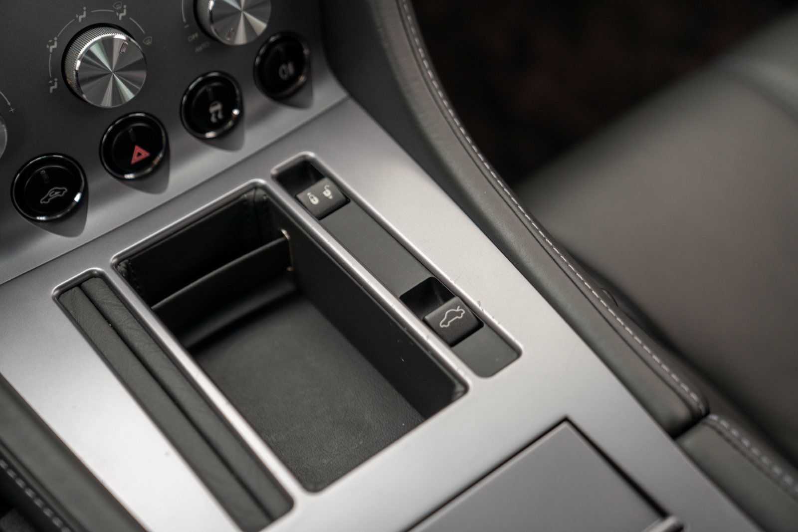 Used 2008 Aston Martin DB9 Coupe RWD image 22