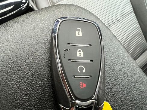 Used 2024 Chevrolet Trax LT w/ Sunroof Package image 42