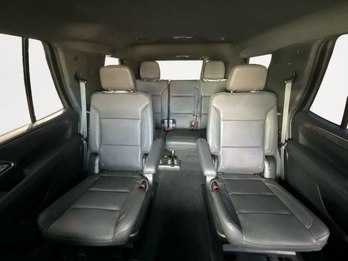 Used 2022 Chevrolet Tahoe LT w/ Luxury Package image 13