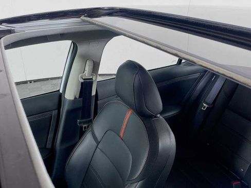 Certified 2024 Nissan Sentra SR w/ SR Premium Package image 19