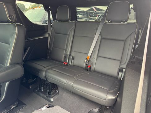 Used 2021 GMC Yukon SLT w/ SLT Premium Package image 15