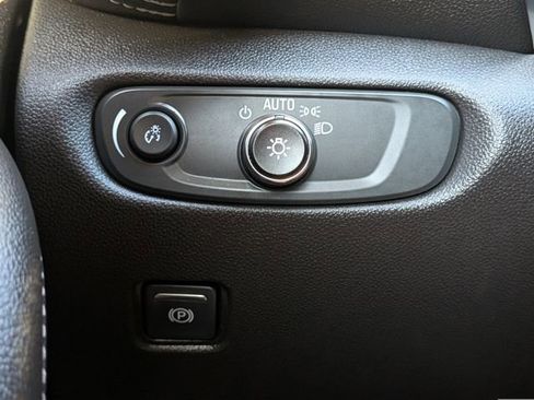 Used 2023 Chevrolet Blazer LT image 27