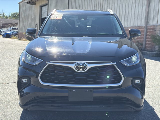 Used 2023 Toyota Highlander XLE AWD/4WD image 16