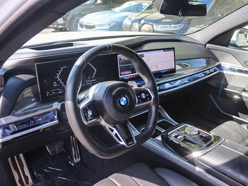 Certified 2023 BMW 740i RWD image 17