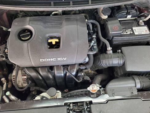 Used 2017 Kia Forte LX FWD image 4