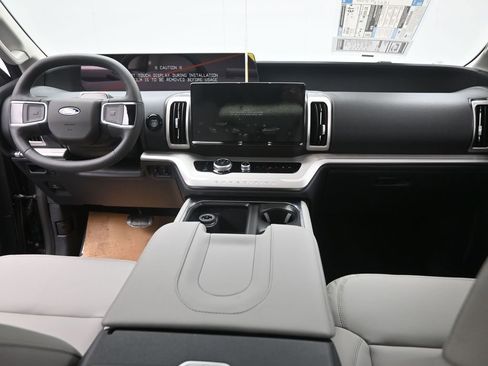 New 2026 Ford Expedition Active RWD image 16