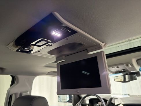 Used 2020 GMC Yukon Denali w/ Open Road Package image 22