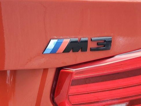 Used 2018 BMW M3 RWD image 12