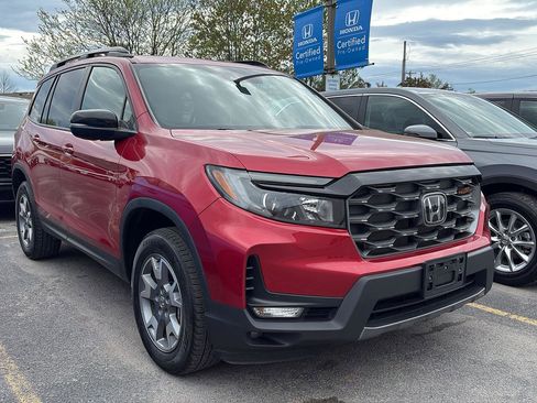 Used 2023 Honda Passport TrailSport image 2