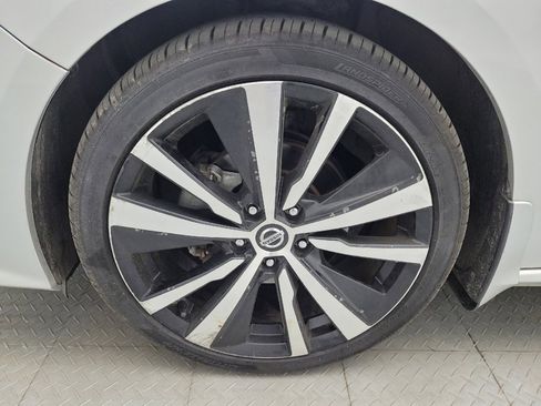 Used 2019 Nissan Altima 2.5 SR w/ SR Premium Package image 31