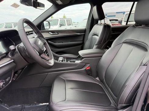 New 2026 Jeep Grand Cherokee Limited image 12