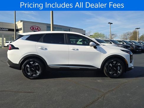 New 2026 Kia Sportage LX FWD image 2