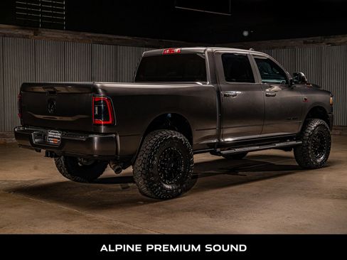 Used 2022 RAM 2500 Big Horn w/ Night Edition AWD/4WD image 10