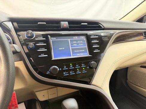 Used 2019 Toyota Camry LE FWD image 12