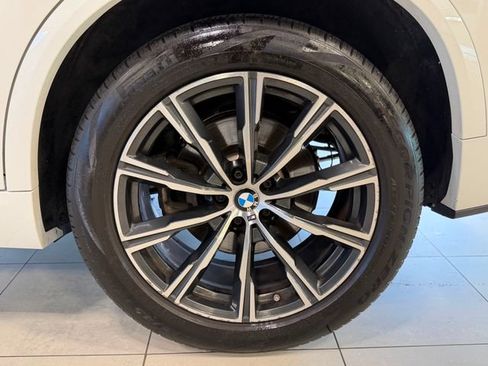 Used 2022 BMW X5 xDrive40i w/ M Sport Package AWD/4WD image 38