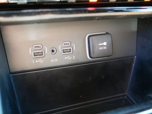 Used 2024 Jeep Grand Cherokee L Summit w/ Advanced Protech Group IV AWD/4WD image 32