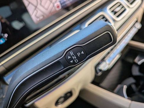 Used 2024 Mercedes-Benz GLE 450 4MATIC image 16