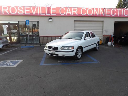 Used 2004 Volvo S60 2.4 image 1