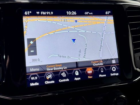 Used 2020 Jeep Grand Cherokee Laredo image 4