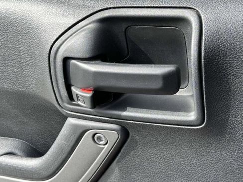 Used 2018 Jeep Wrangler Unlimited Sport S image 21