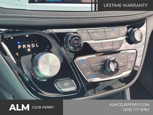 New 2026 Chrysler Pacifica Limited w/ Uconnect Theater Family Group image 20