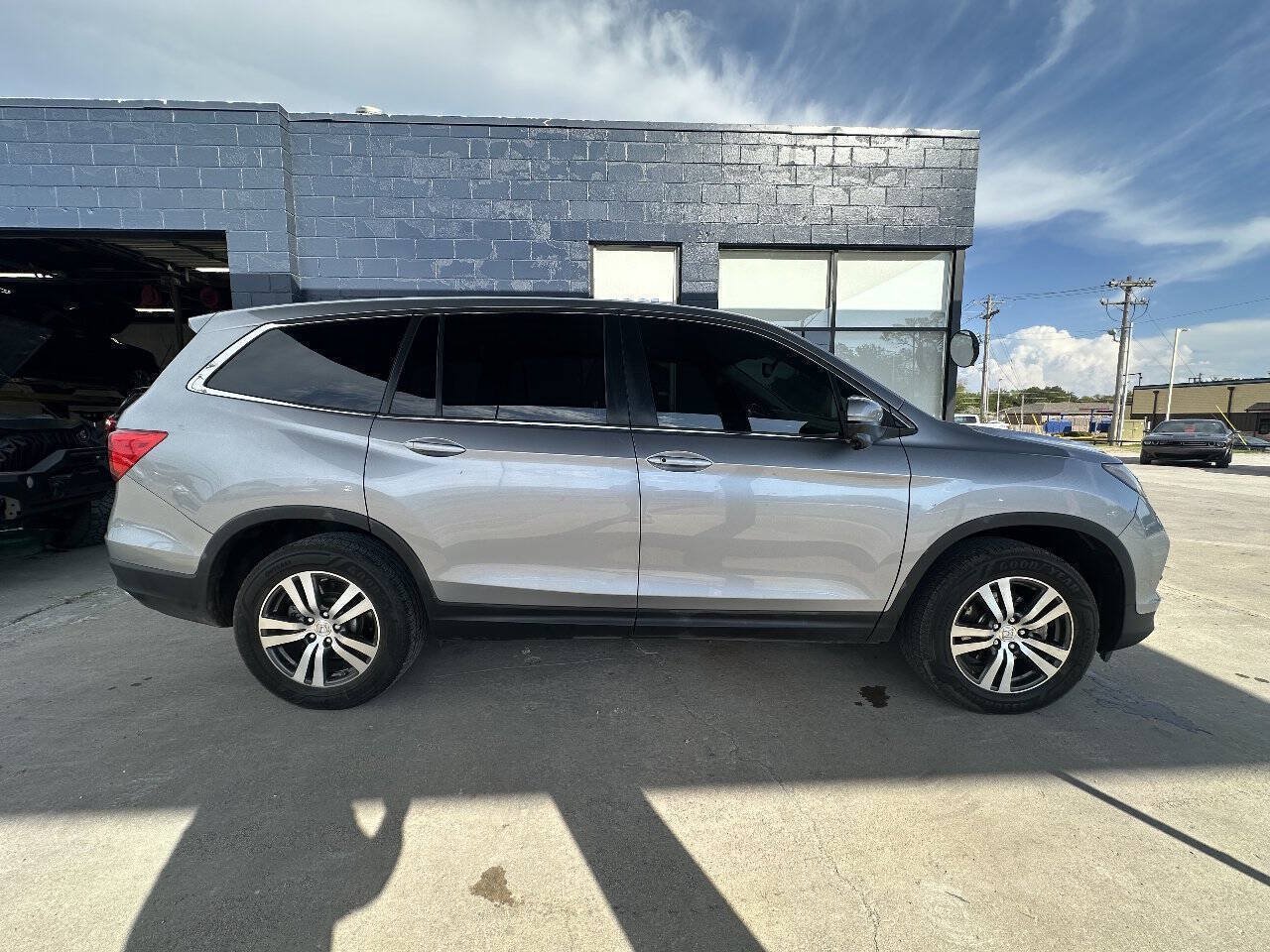 Used 2017 Honda Pilot EX-L image 9