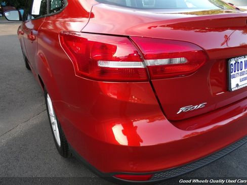 Used 2018 Ford Focus SE FWD image 9