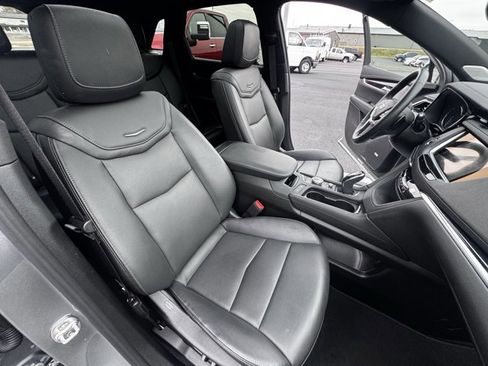Used 2025 Cadillac XT5 Premium Luxury image 12