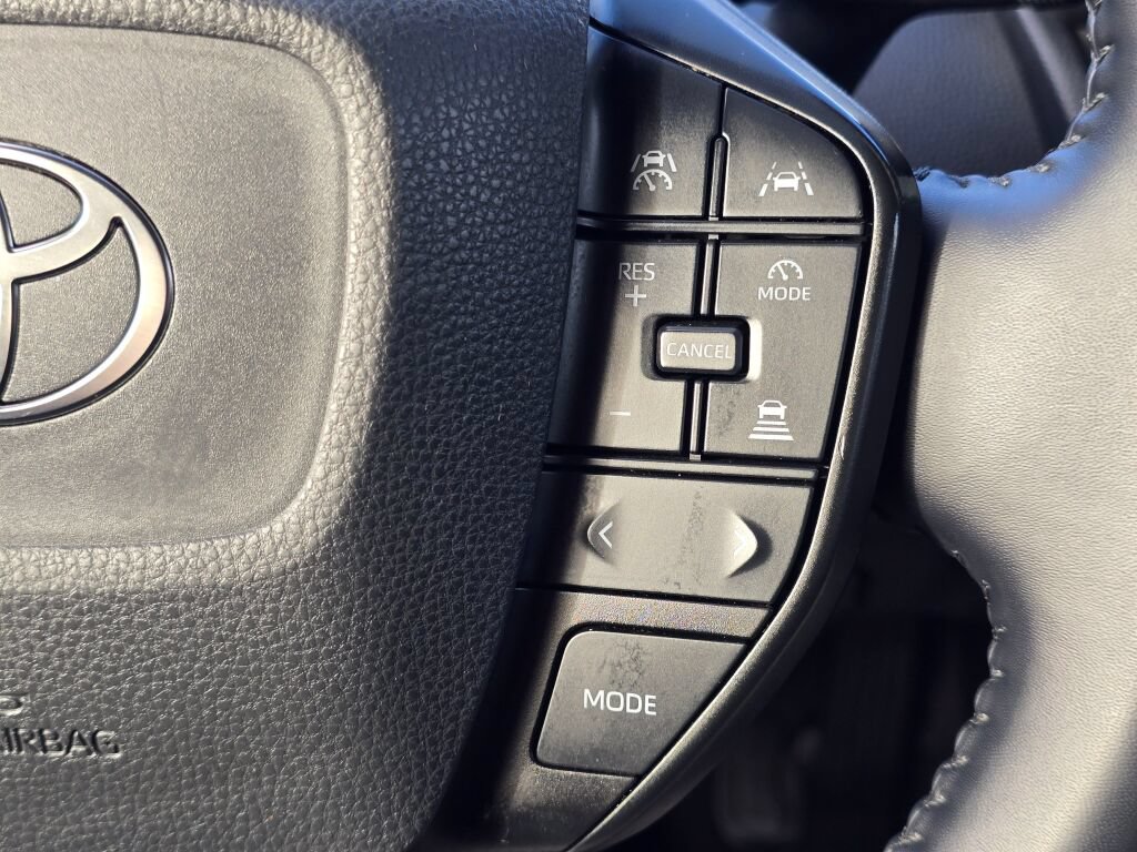 Used 2023 Toyota Prius LE FWD image 25