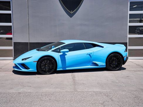 Used 2023 Lamborghini Huracan EVO image 3