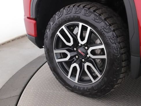 Used 2023 GMC Sierra 1500 AT4 w/ Technology Package AWD/4WD image 13