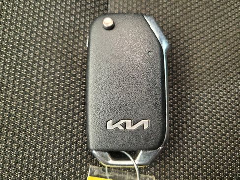 Used 2024 Kia Forte LXS w/ LXS Technology Package FWD image 32
