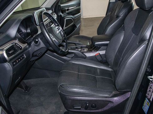 Used 2020 Kia Telluride EX w/ EX Premium Package FWD image 8